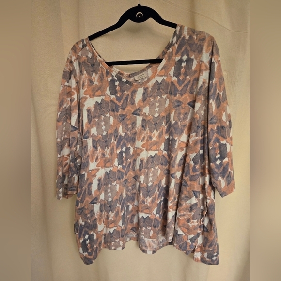 LOGO by Lori Goldstein Tops - Logo Women's Abstract Print Top - Multicolor